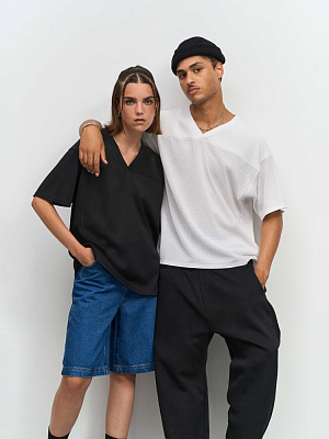 Футболка унисекс Nino с V-образным вырезом, черная