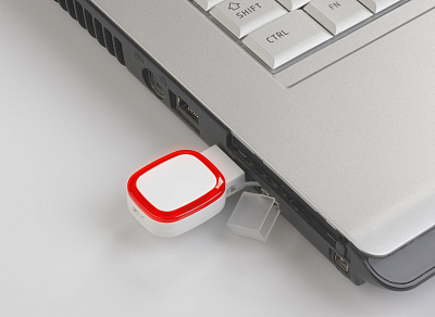 Флеш-карта 16 Гб с подсветкой логотипа, белый с красным