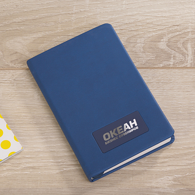 Шильд металлический, покрытие soft touch, подложка хром, темно-синий