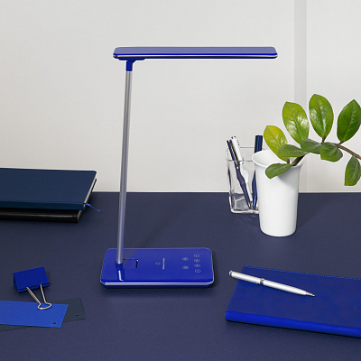 Настольная лампа c беспроводной зарядкой Люмос Ультрамарин (Lumos Ultramarine), синяя