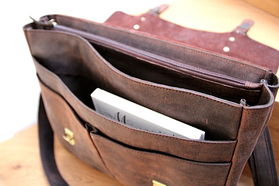 Сумка KLONDIKE «Barry», натуральная кожа в темно-коричневом цвете, 40 х 31 х 10 см