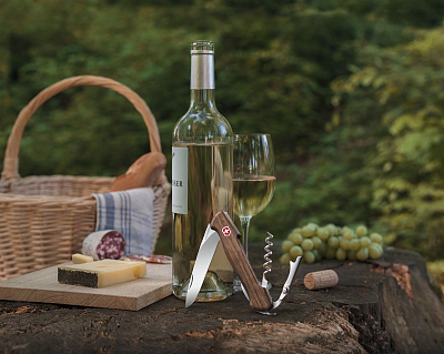 Нож перочинный VICTORINOX Wine Master, 130 мм, 6 функций, с фиксатором, рукоять из орехового дерева