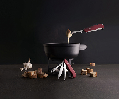 Нож перочинный VICTORINOX Cheese Master, 111 мм, 8 функций, с фиксатором лезвия, красный