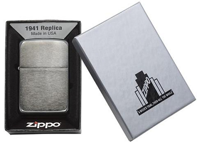 Зажигалка ZIPPO 1941 Replica ™ с покрытием Black Ice ®, латунь/сталь, чёрная, глянцевая, 38x13x57 мм