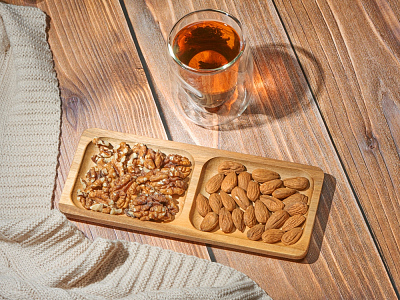 Менажница из акации с двумя секциями Almond