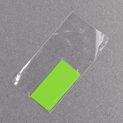 Шильд металлический, покрытие soft touch, подложка хром, зеленое яблоко