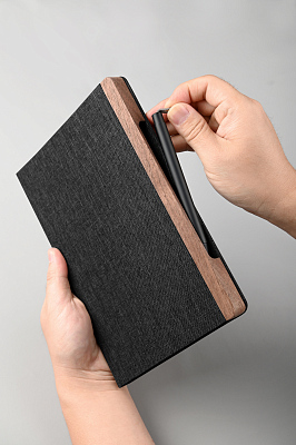 Блокнот "Wood" с ручкой в ореховом магнитном пенале, черный