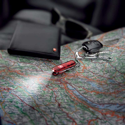 Нож-брелок VICTORINOX Swiss Lite, 58 мм, 7 функций, полупрозрачный красный