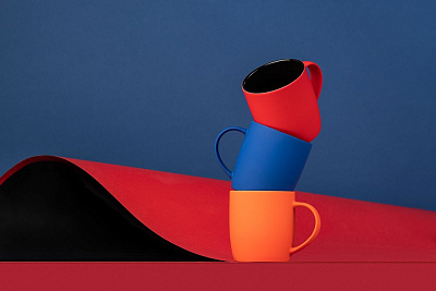 Кружка Surprise Touch Black с покрытием софт-тач, красная