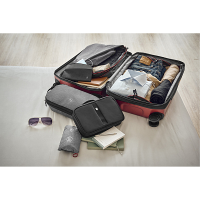 Несессер VICTORINOX TA 5.0 Zip-Around Travel Kit, 3 отделения, чёрный, нейлон, 28x8x18 см, 4 л