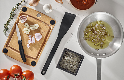 Лопатка со скошенным краем VICTORINOX Kitchen Utensils, 325x54 мм, бумажный композит, чёрная