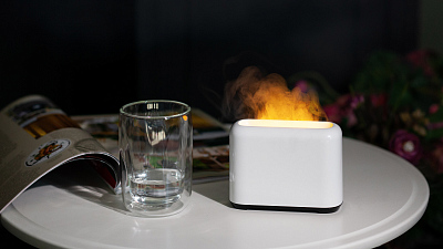 Увлажнитель "Flame" с эффектом пламени, белый