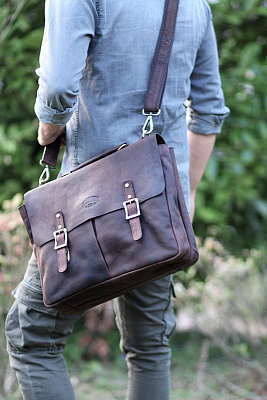 Сумка KLONDIKE «Barry», натуральная кожа в темно-коричневом цвете, 40 х 31 х 10 см