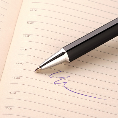 Шариковая ручка Пента (Penta), черная