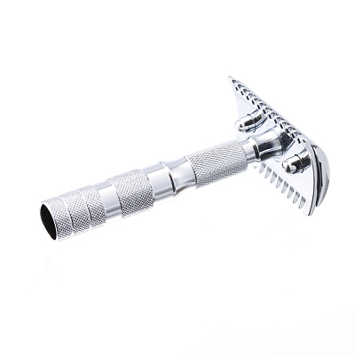 Станок Т-образный для бритья MERKUR 985, глянцевое хромированное покрытие, прямой срез, открытый зубчатый гребень, разборный, лезвие в комплекте 1 шт