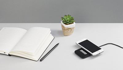 Настольное беспроводное зарядное устройство "Moonlight" c подсветкой логотипа, черный