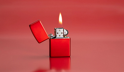 Зажигалка ZIPPO Classic с покрытием Metallic Red, латунь/сталь, красная, матовая, 38x13x57 мм