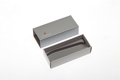 Коробка для ножей VICTORINOX 111 мм толщиной до 6 уровней картонная серебристая
