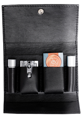 Станок Т-образный для бритья MERKUR 46C, матовое хромированное покрытие, разборный, в чехле из натуральной воловьей кожи, лезвия в комплекте (10 шт)