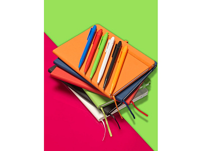 Блокнот Prime среднего размера с ручкой