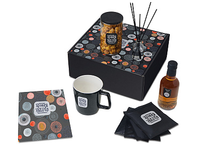 Подарочный набор Re:y. Treat с кружкой, сиропом и попкорном (Чёрный)